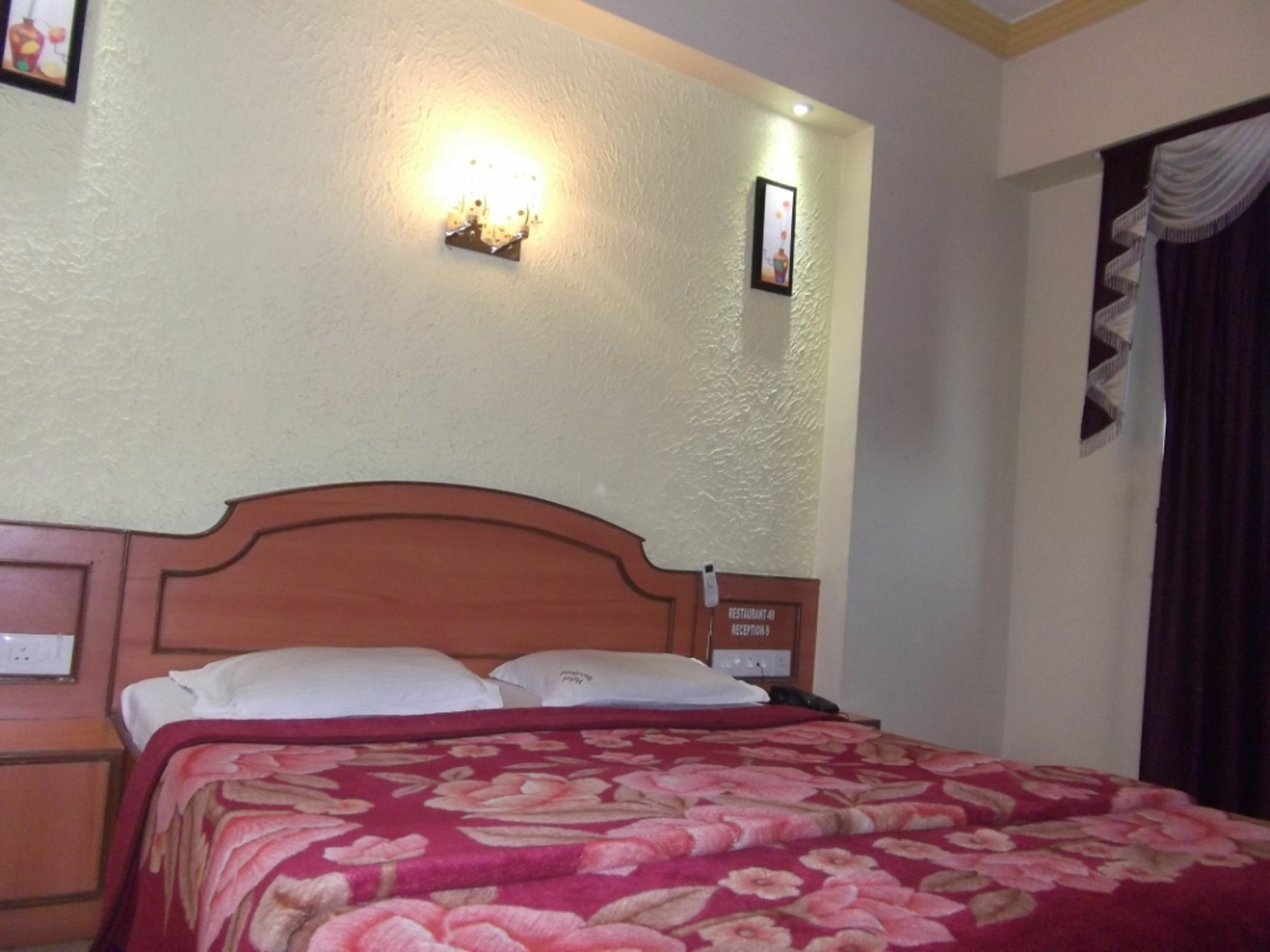 Hotel Ravikant Pune Zewnętrze zdjęcie